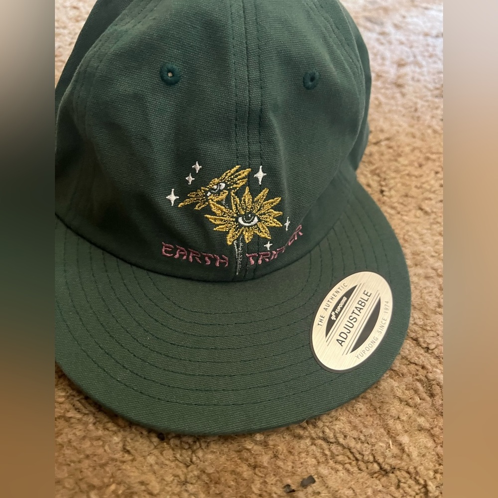 Brand new with tags volcom wonder stone hat earth tripper adjustable hat